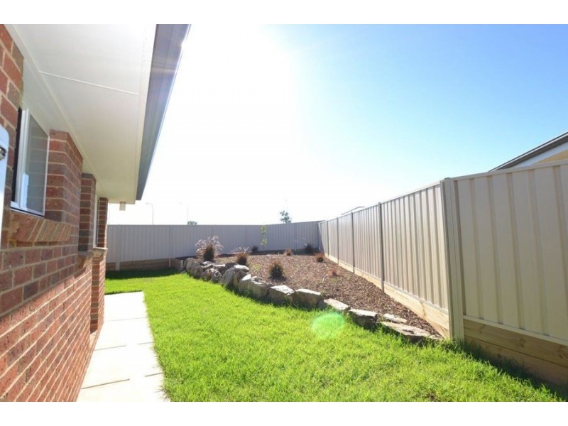 5 Muttama Parade, Gobbagombalin NSW 2650