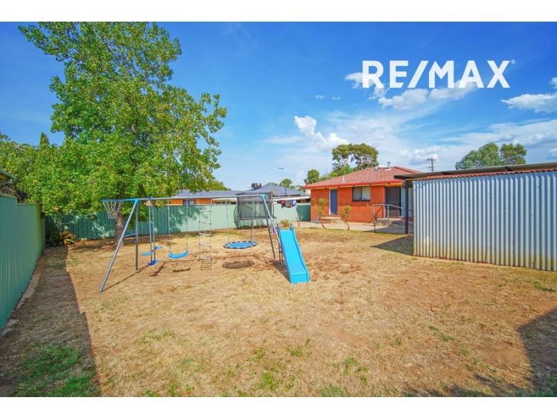 5 Hume Street, Lake Albert NSW 2650