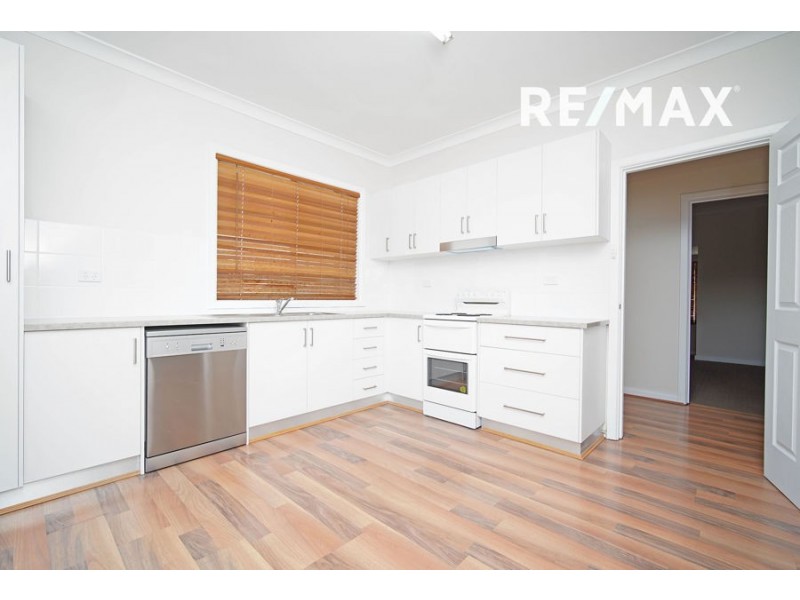 12 Sullivan Avenue, Wagga Wagga NSW 2650