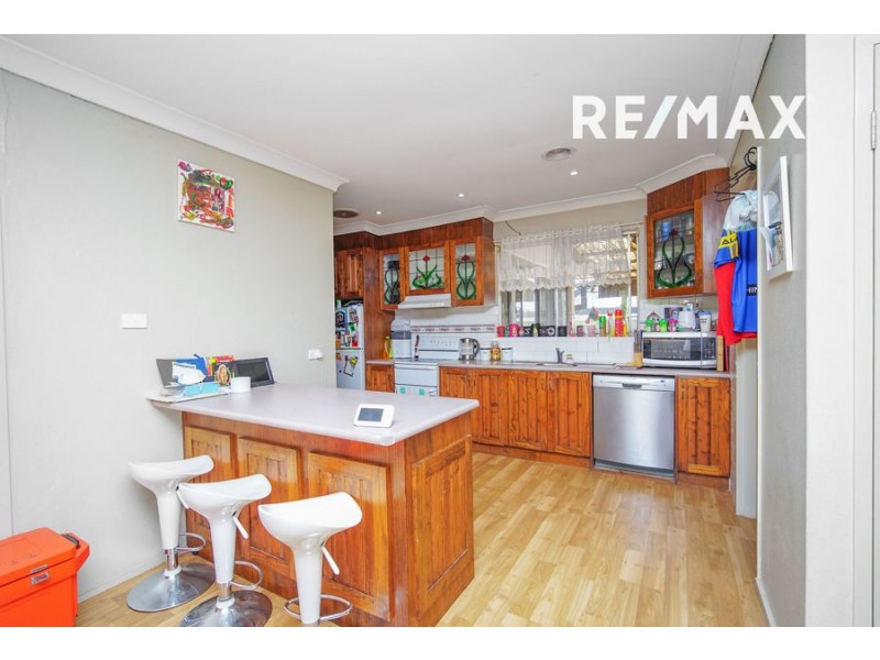 5 Crisp Drive, Ashmont NSW 2650