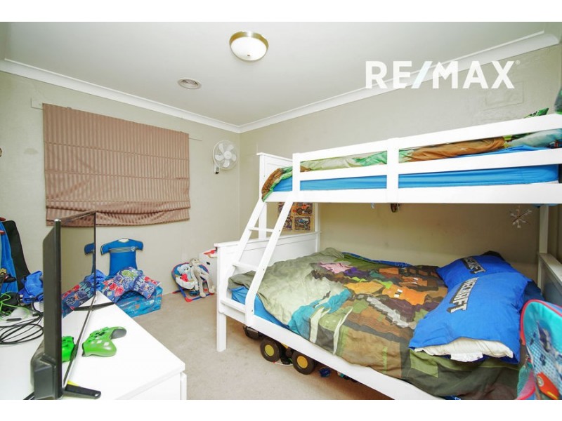 5 Crisp Drive, Ashmont NSW 2650