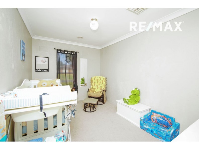 5 Crisp Drive, Ashmont NSW 2650