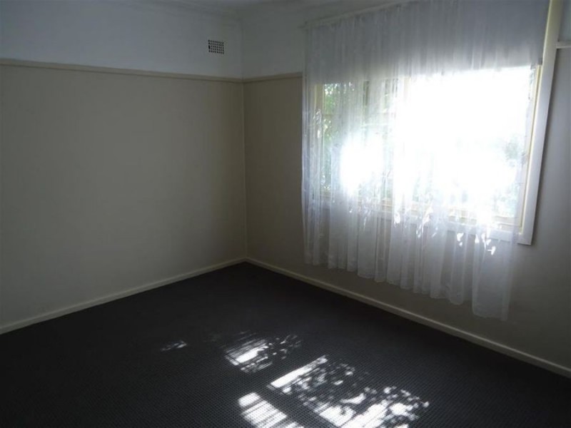 15 Mount Austin Avenue, Mount Austin NSW 2650