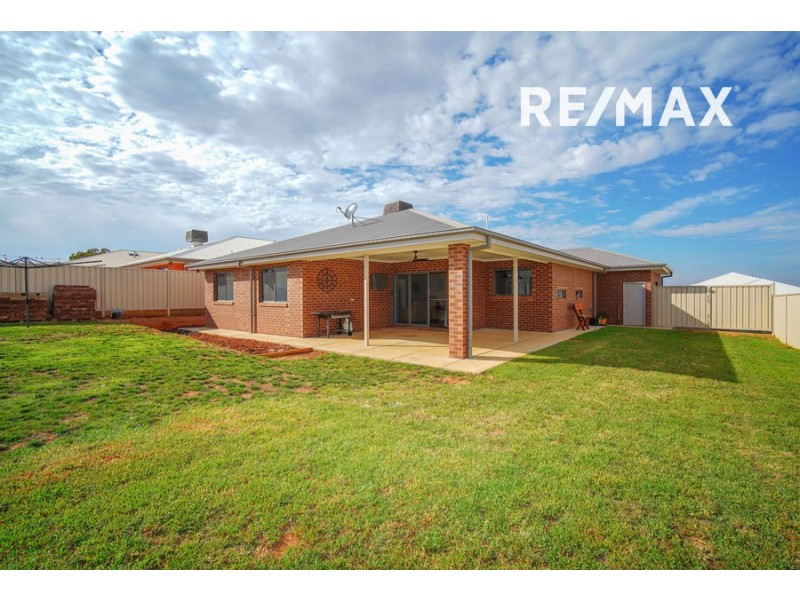 5 Zara Street, Gobbagombalin NSW 2650