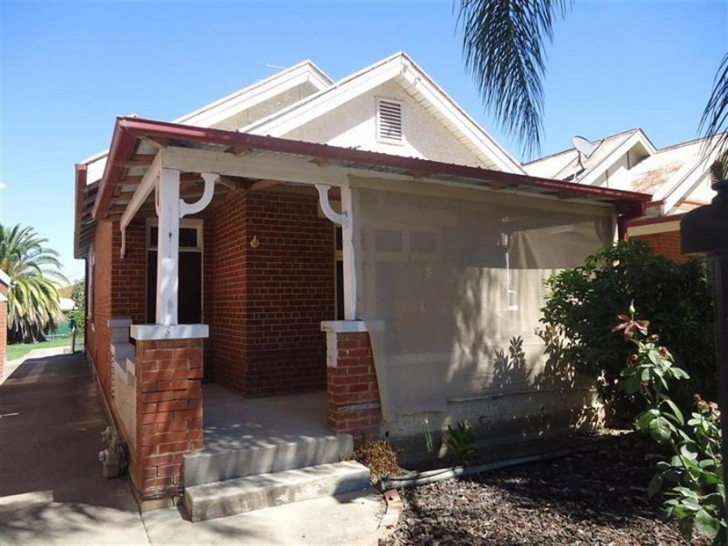 26 Tompson Street, Wagga Wagga NSW 2650