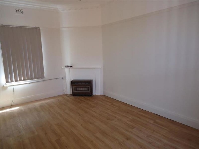 26 Tompson Street, Wagga Wagga NSW 2650