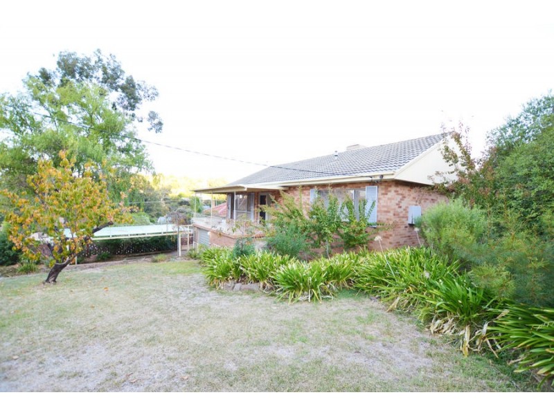 3 Warrawong Street, Kooringal NSW 2650