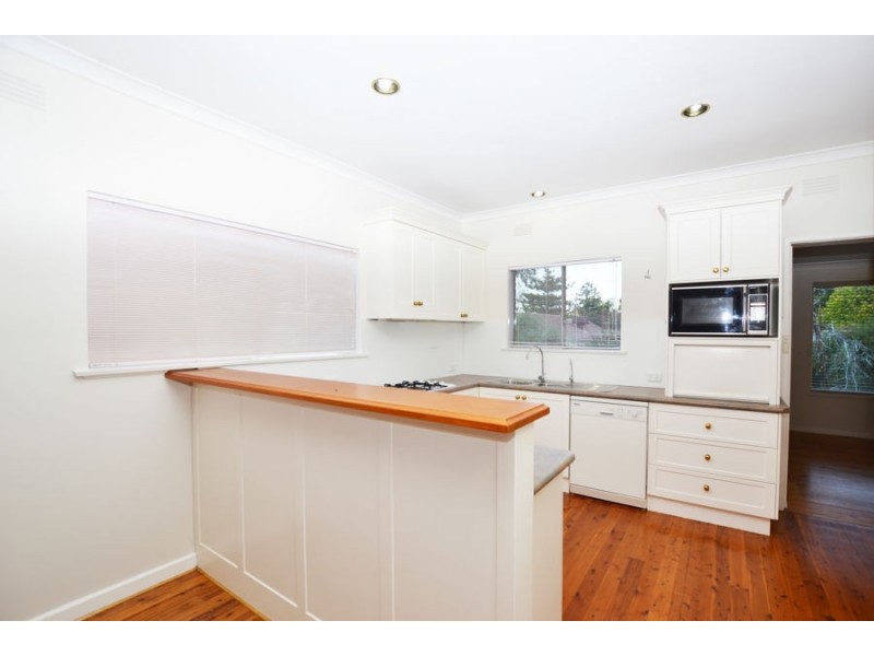 3 Warrawong Street, Kooringal NSW 2650