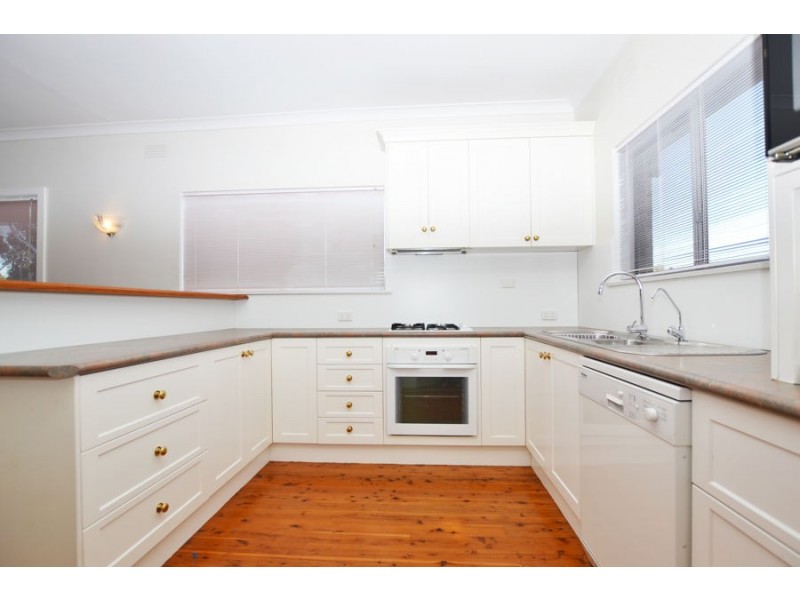 3 Warrawong Street, Kooringal NSW 2650