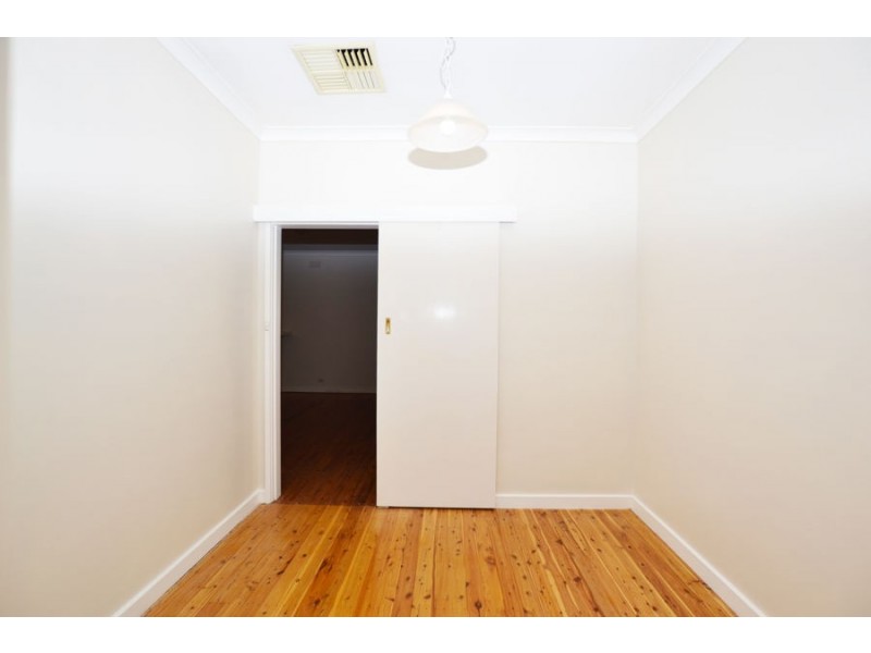 3 Warrawong Street, Kooringal NSW 2650