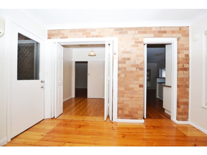 3 Warrawong Street, Kooringal NSW 2650