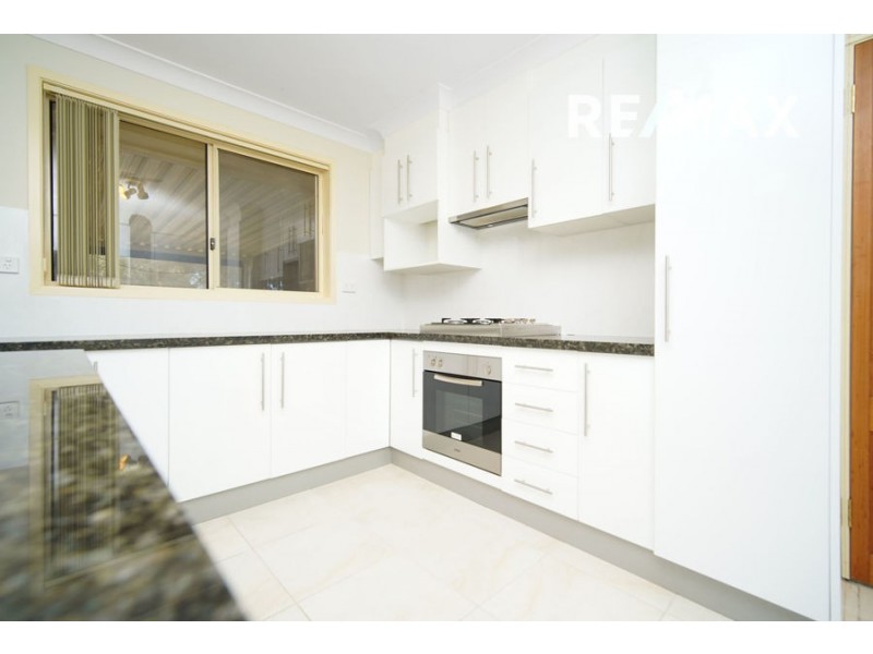 11 Canola Place, Estella NSW 2650