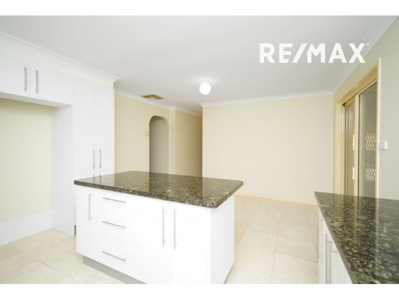 11 Canola Place, Estella NSW 2650