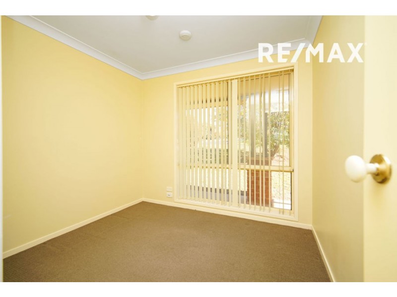 11 Canola Place, Estella NSW 2650