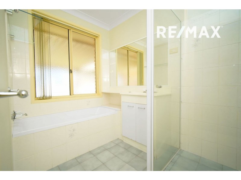 11 Canola Place, Estella NSW 2650