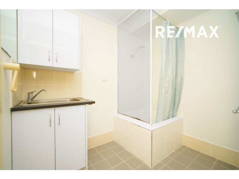 11 Canola Place, Estella NSW 2650