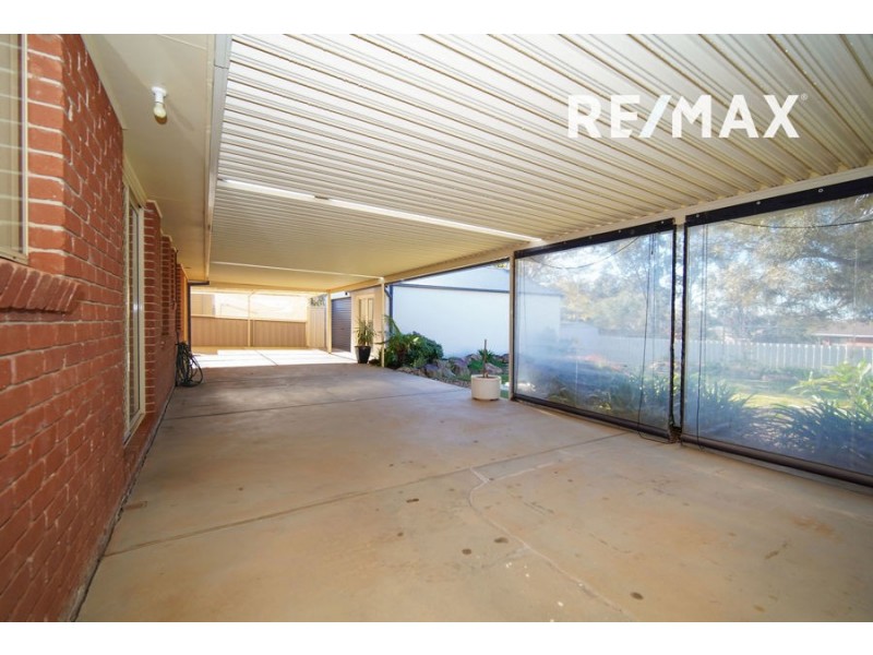 11 Canola Place, Estella NSW 2650