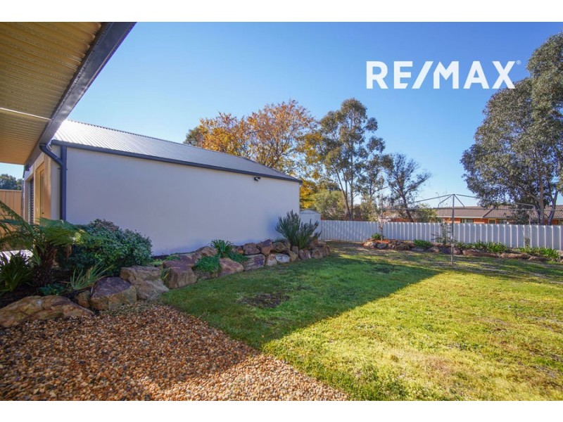 11 Canola Place, Estella NSW 2650