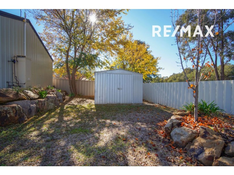 11 Canola Place, Estella NSW 2650