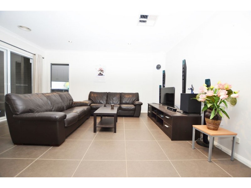 17 Osterley Street, Bourkelands NSW 2650