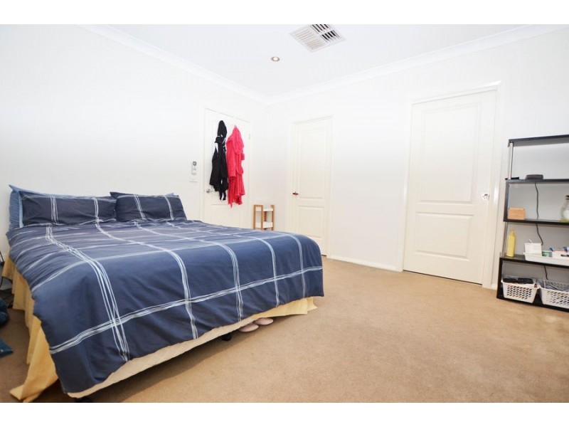 17 Osterley Street, Bourkelands NSW 2650