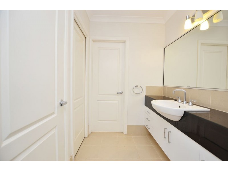 17 Osterley Street, Bourkelands NSW 2650