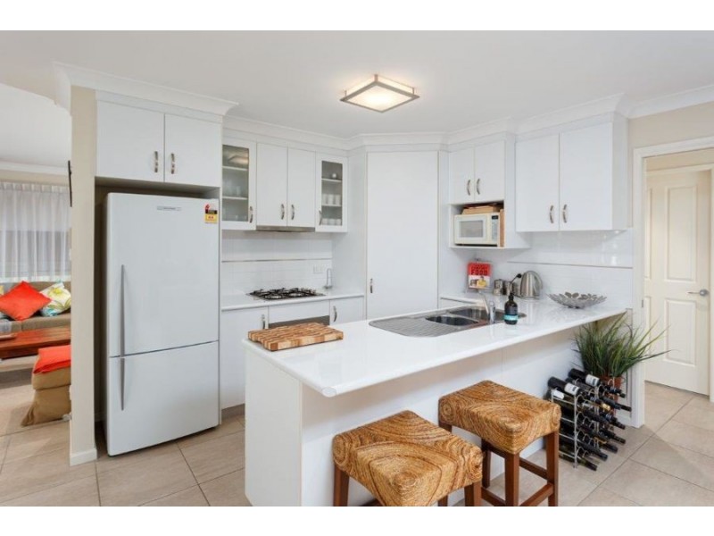 1 Carinya Street, Glenfield Park NSW 2650