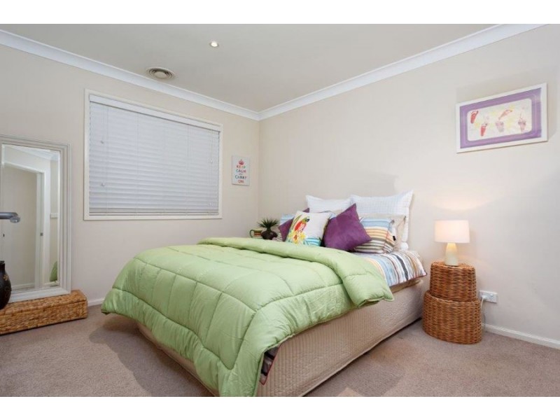 1 Carinya Street, Glenfield Park NSW 2650