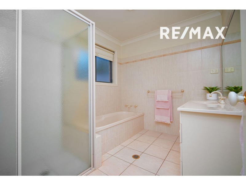 26 Stirling Boulevard, Tatton NSW 2650