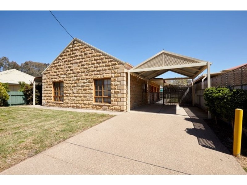 18 Rowe Street, Lake Albert NSW 2650