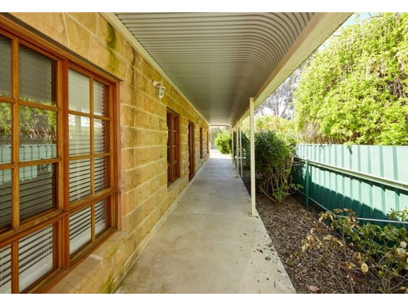 18 Rowe Street, Lake Albert NSW 2650