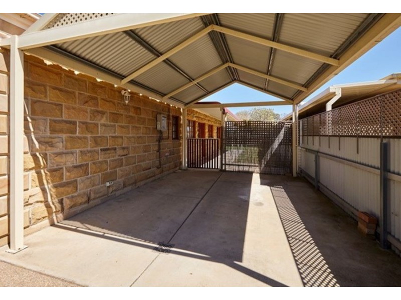 18 Rowe Street, Lake Albert NSW 2650