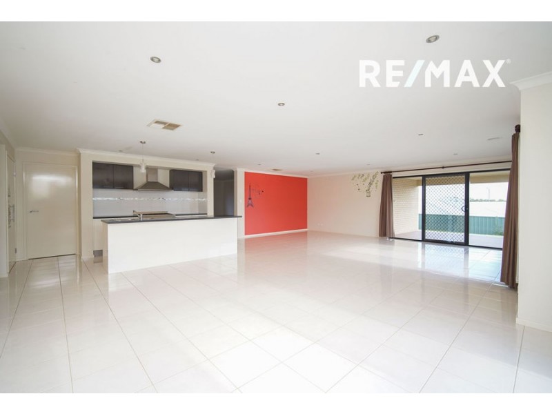 26 Melaleuca Drive, Forest Hill NSW 2651