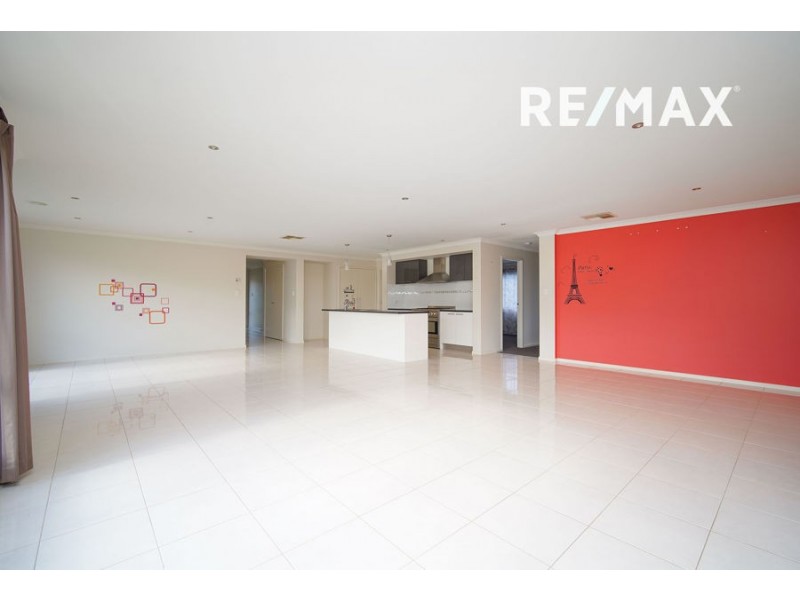 26 Melaleuca Drive, Forest Hill NSW 2651