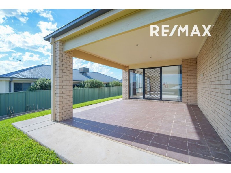 26 Melaleuca Drive, Forest Hill NSW 2651