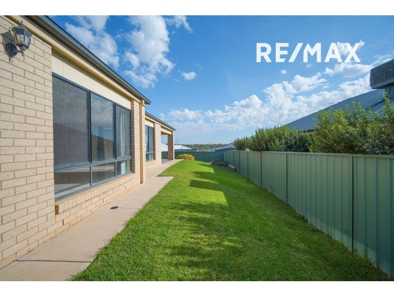 26 Melaleuca Drive, Forest Hill NSW 2651