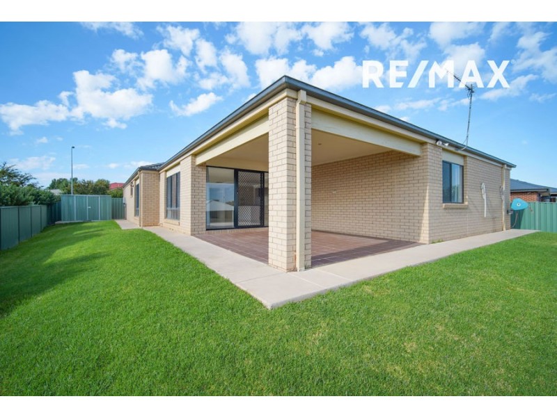 26 Melaleuca Drive, Forest Hill NSW 2651