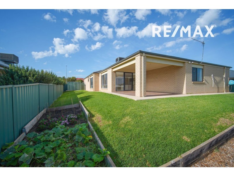 26 Melaleuca Drive, Forest Hill NSW 2651