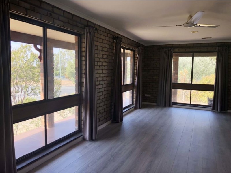 61 Red Hill Road, Kooringal NSW 2650