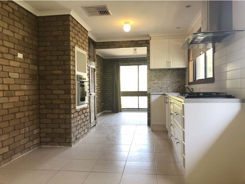 61 Red Hill Road, Kooringal NSW 2650