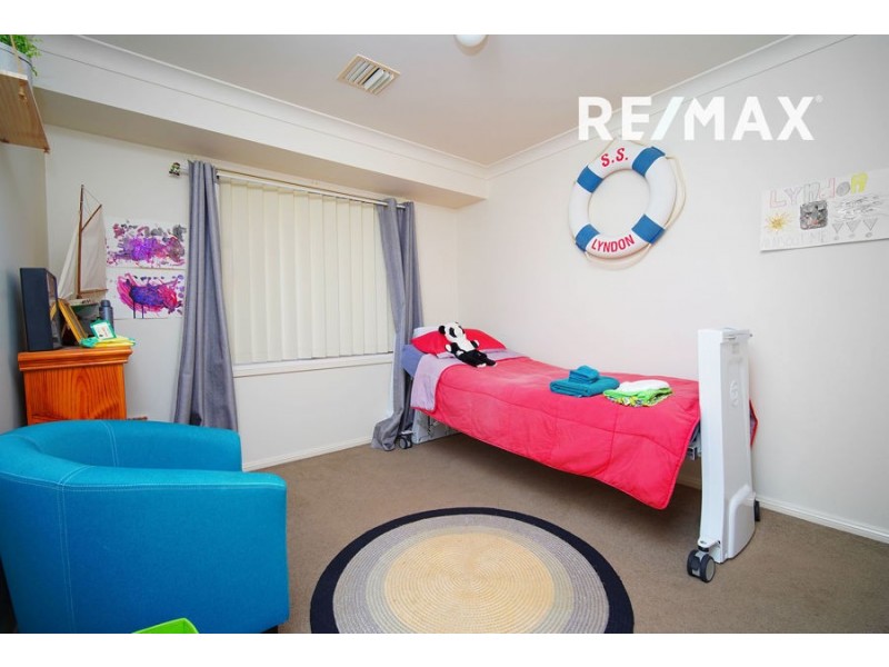 2 Paldi Crescent, Glenfield Park NSW 2650
