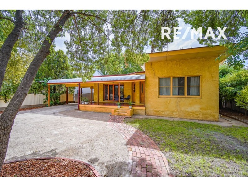 566 Kooringal Road, Kooringal NSW 2650