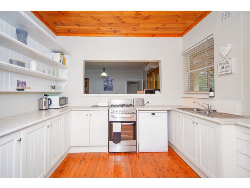 566 Kooringal Road, Kooringal NSW 2650