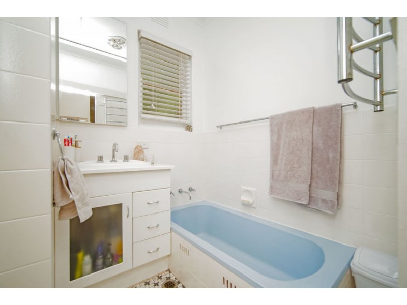 566 Kooringal Road, Kooringal NSW 2650