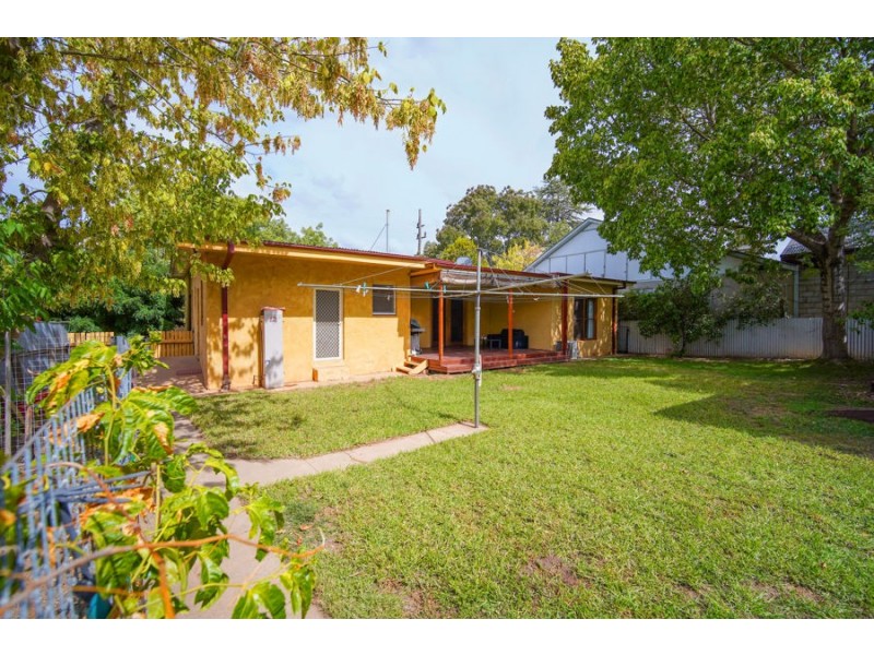 566 Kooringal Road, Kooringal NSW 2650