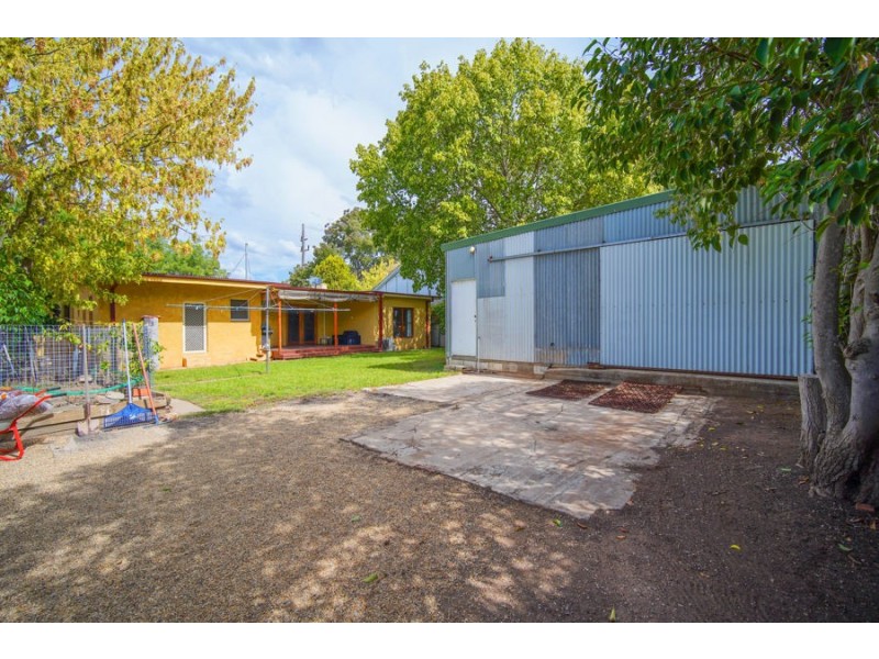 566 Kooringal Road, Kooringal NSW 2650