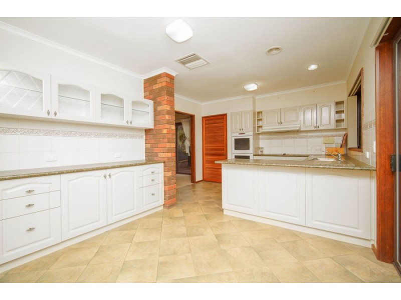 79 Simkin Crescent, Kooringal NSW 2650