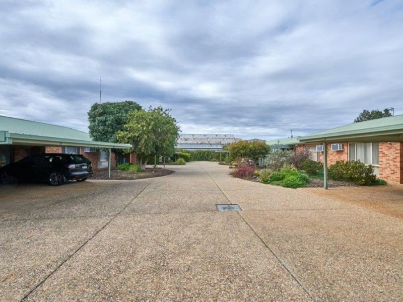 8/8 Bulolo Street, Ashmont NSW 2650