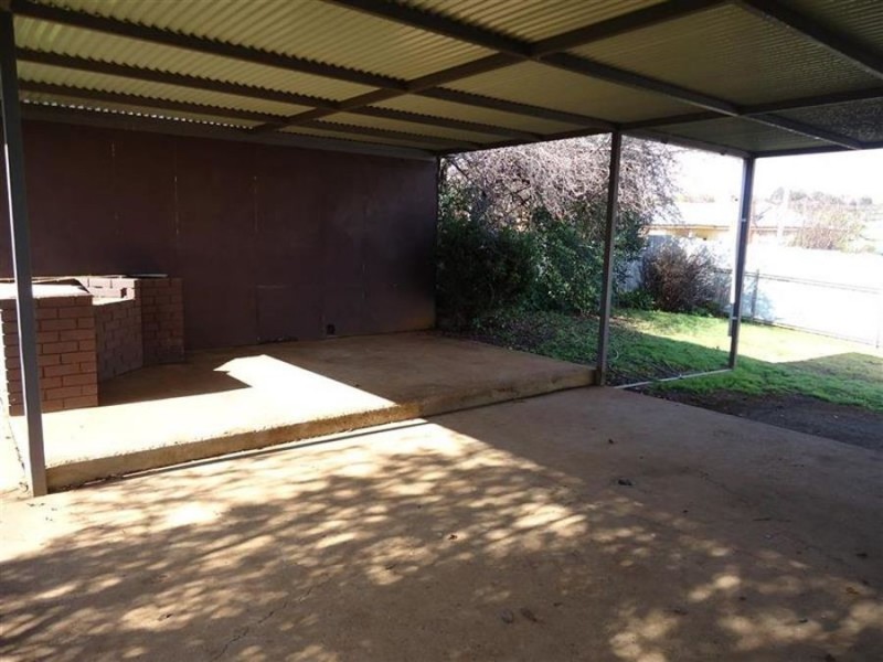 107 Mitchelmore Street, Turvey Park NSW 2650