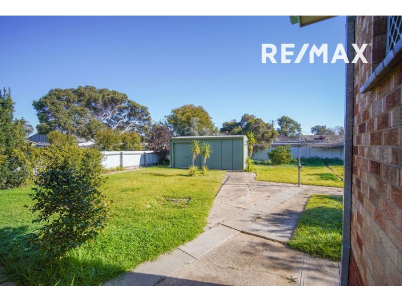 8 Manoora Avenue, Mount Austin NSW 2650